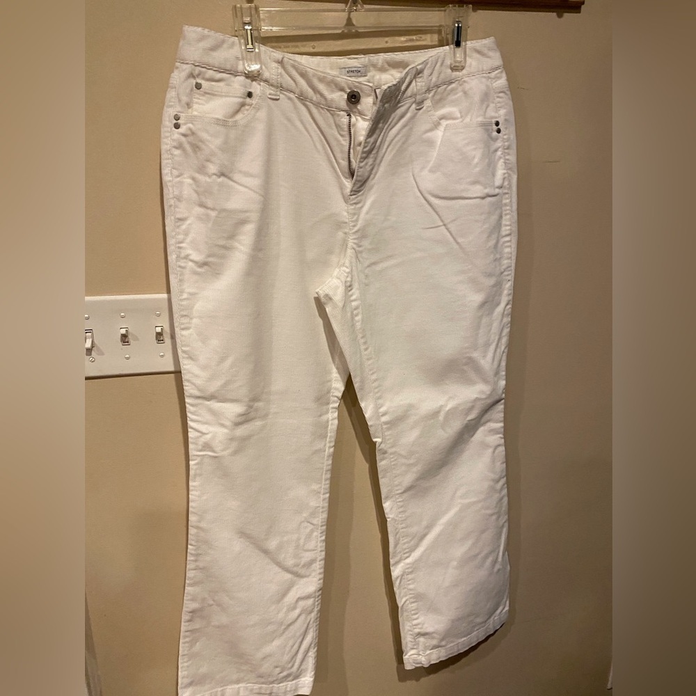 Liz Claiborne winter white corduroy jeans.​